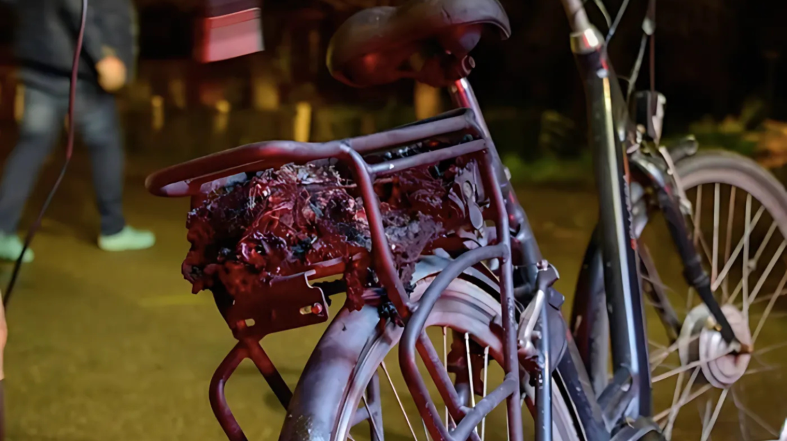 Wie verhindere ich einen Brand einer Fahrradbatterie? 