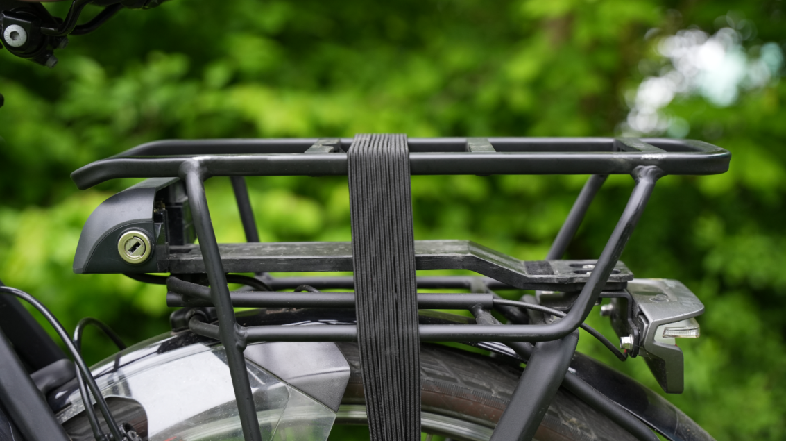 Wie bringe ich meinen E-Bike Vision Trägerakku an?  