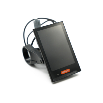 Dreiviertelansicht des Bafang DP C18 UART, bei dem das Display gut sichtbar ist.
