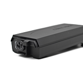 Vorderansicht des Bosch Powerpack 360 Performance/Active Gepäckträger E-Bike Vision Fahrradakkus. Der Fahrradanschluss ist sichtbar.