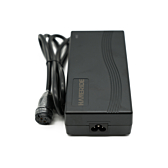 Vorderansicht des Gazelle Impulse 42V 3A Kompatiblen Ladegeräts mit Rosenberger Anschluss ohne Adapter.