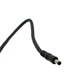 Nahaufnahme des Anschlusses des Rad Power Bikes 48V 2A Ladegeräts.