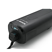 Nahaufnahmefoto des Bosch PowerMore 250 Range Extender mit eingestecktem Kabel