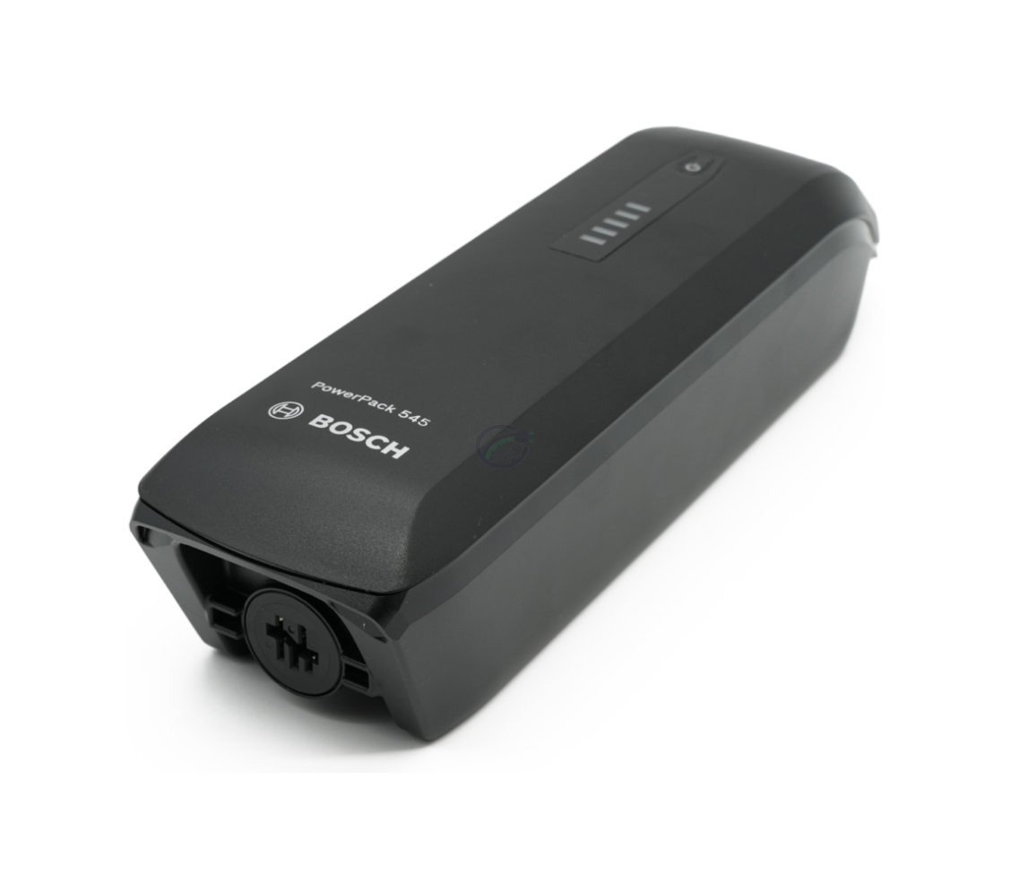 Dreiviertelansicht des Bosch Powerpack 545 SMART Frame Fahrradakkus von rechts aufgenommen.