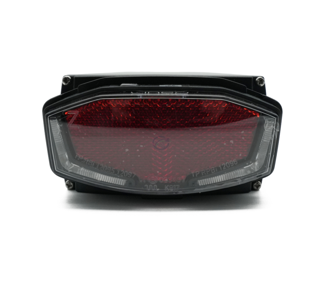 Nahaufnahme des Rücklichts des Fahrradakkus Promovec Carrier 6.2XL 36V 13.2Ah.